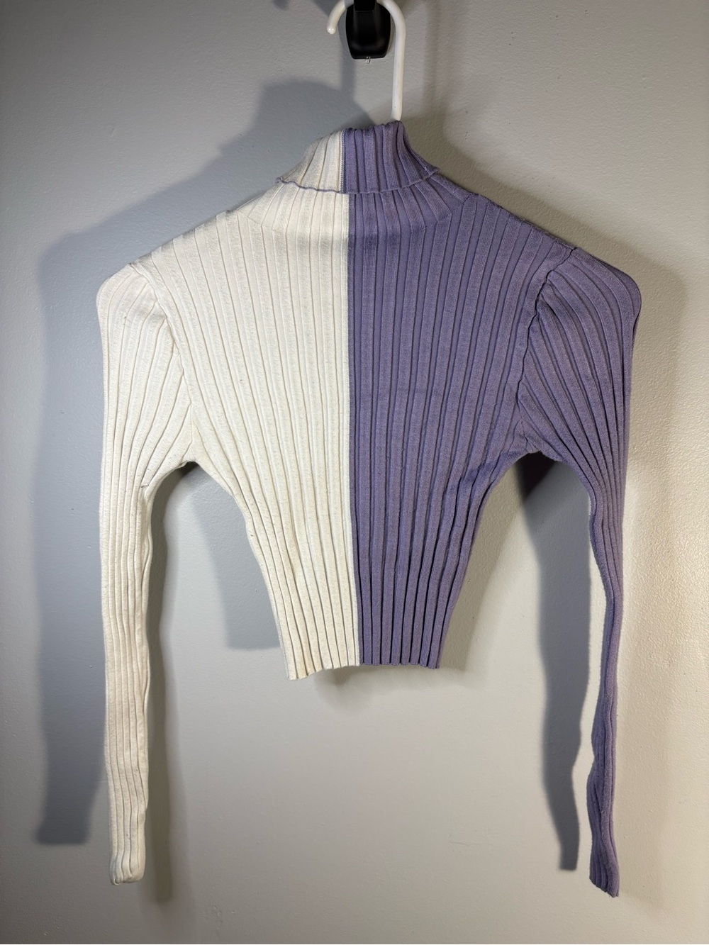 Forever 21 White and Lavender Ribbed Cropped Turtleneck Top